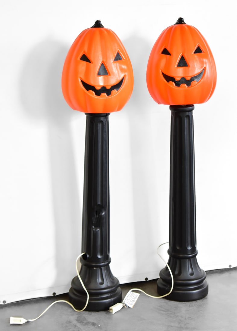 PAIR OF TPI PLASTICS JACK-O-LANTERN LAMP POSTS (1 of 2)