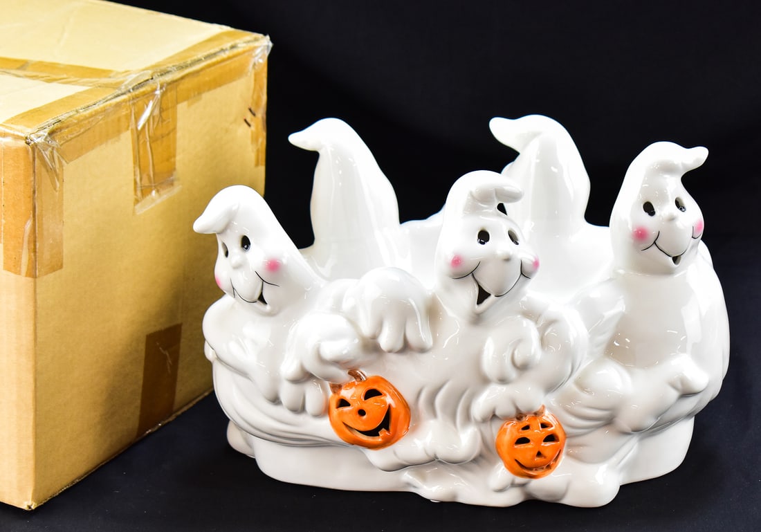 HALLOWEEN CERAMIC LIGHT UP GHOST CANDY DISH: This model serves as either a candy dish or table lamp. Model number 27271-H, was made in China circa 1990s. Comes with original box which measures approx. 11" H x 16" W x 11.5" D.