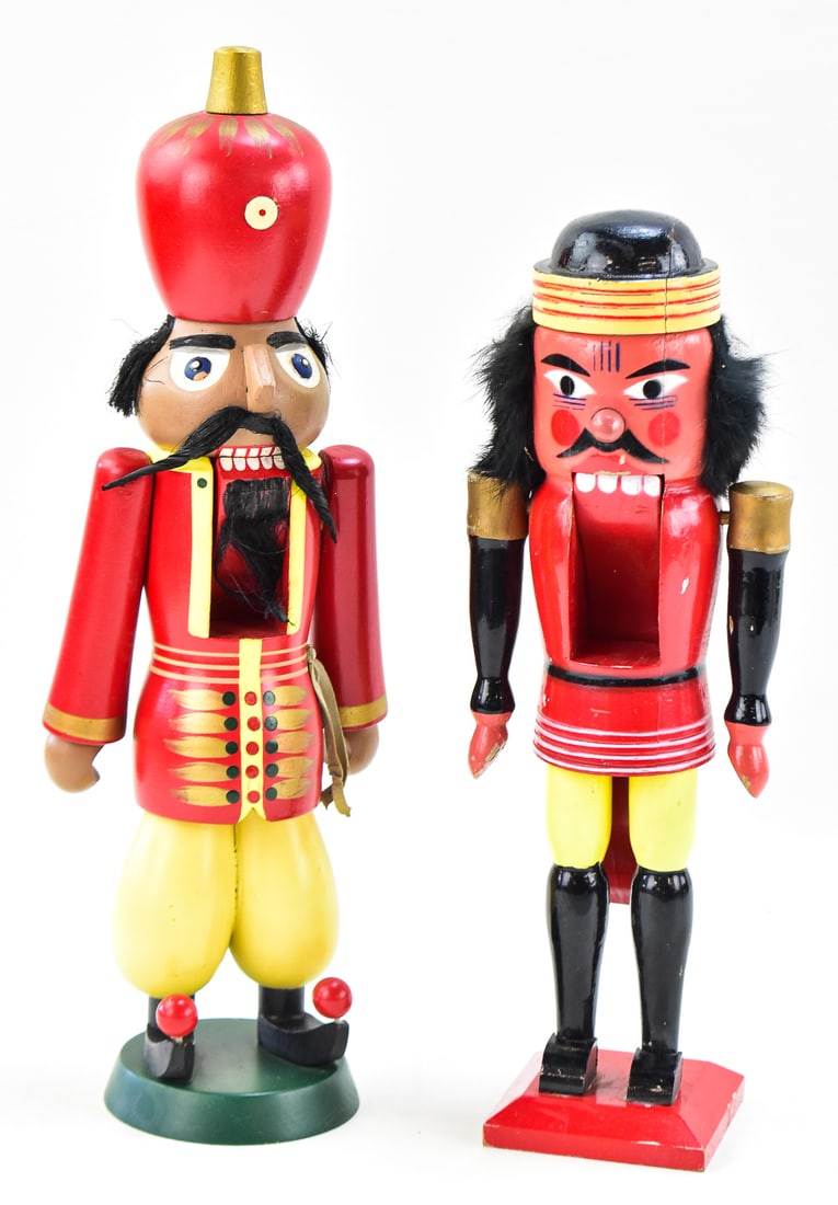 PAIR OF GERMAN WOODEN NUTCRACKERS (1 of 2)