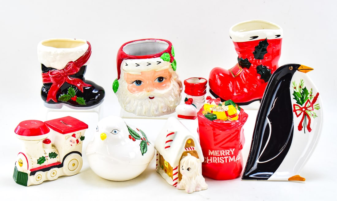 COLLECTION OF CHRISTMAS CERAMICS (1 of 3)