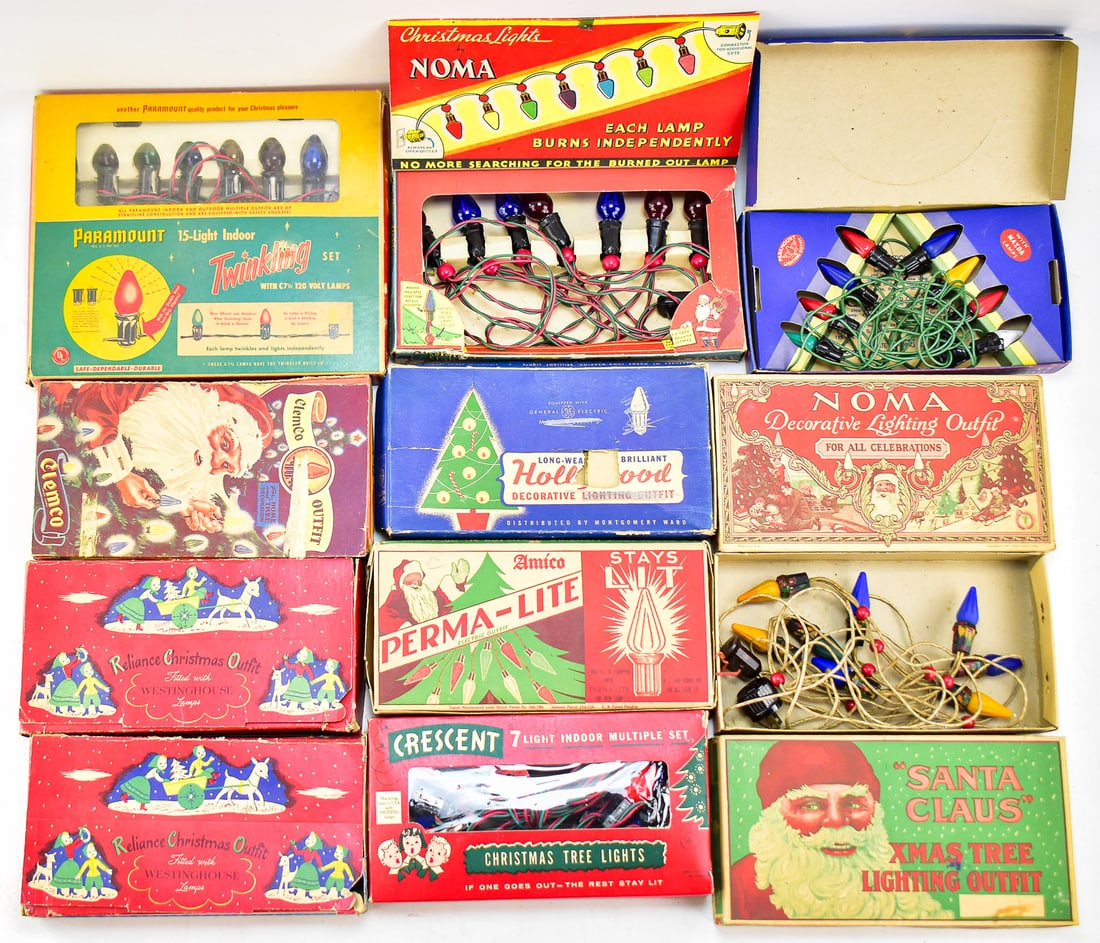 COLLECTION OF CHRISTMAS LIGHTS WITH ORIGINAL BOXES;PARAMOUNT, RELIANCE, NOMA, ETC (1 of 3)