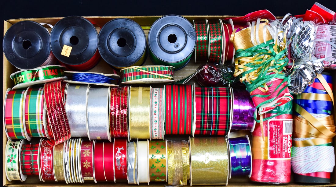 VINTAGE CHRISTMAS GIFT RIBBON ASSORTMENT (1 of 3)