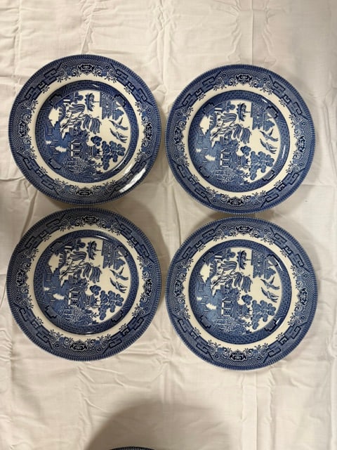 Churchill Dinnerware: Four (4) Vintage Churchill dinner plate 8"