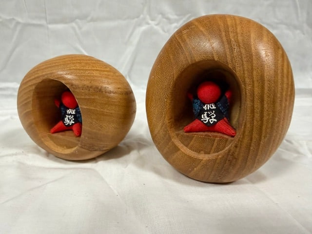 Japanese Doll: Wooden Japanese Kokeshi doll in traditional style (pair): 3.5"