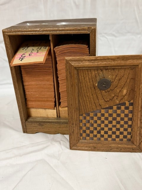 Vintage Japanese Game: Vintage wooden box containing Hyakunin Iusshu karuta, Japanese poetry card game