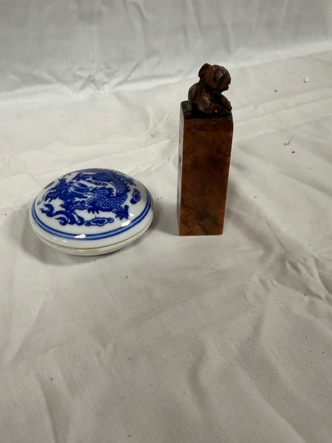 Porcelain Ink Box: Chinese blue & white porcelain ink box with dragon motif and soapstone seal with carvedlion finial
