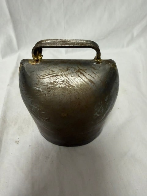 Metal Cow Bell: Vintage metal cow bell