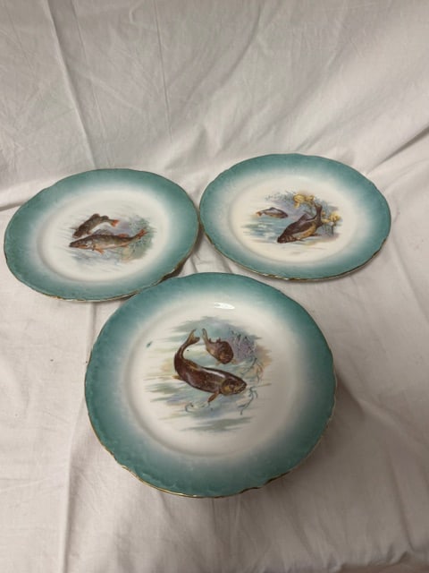 Porcelain Fish Plate: Porcelain fish plate with hand-painted fish decoration by Victoria Carlsbad Austria (set of 3)