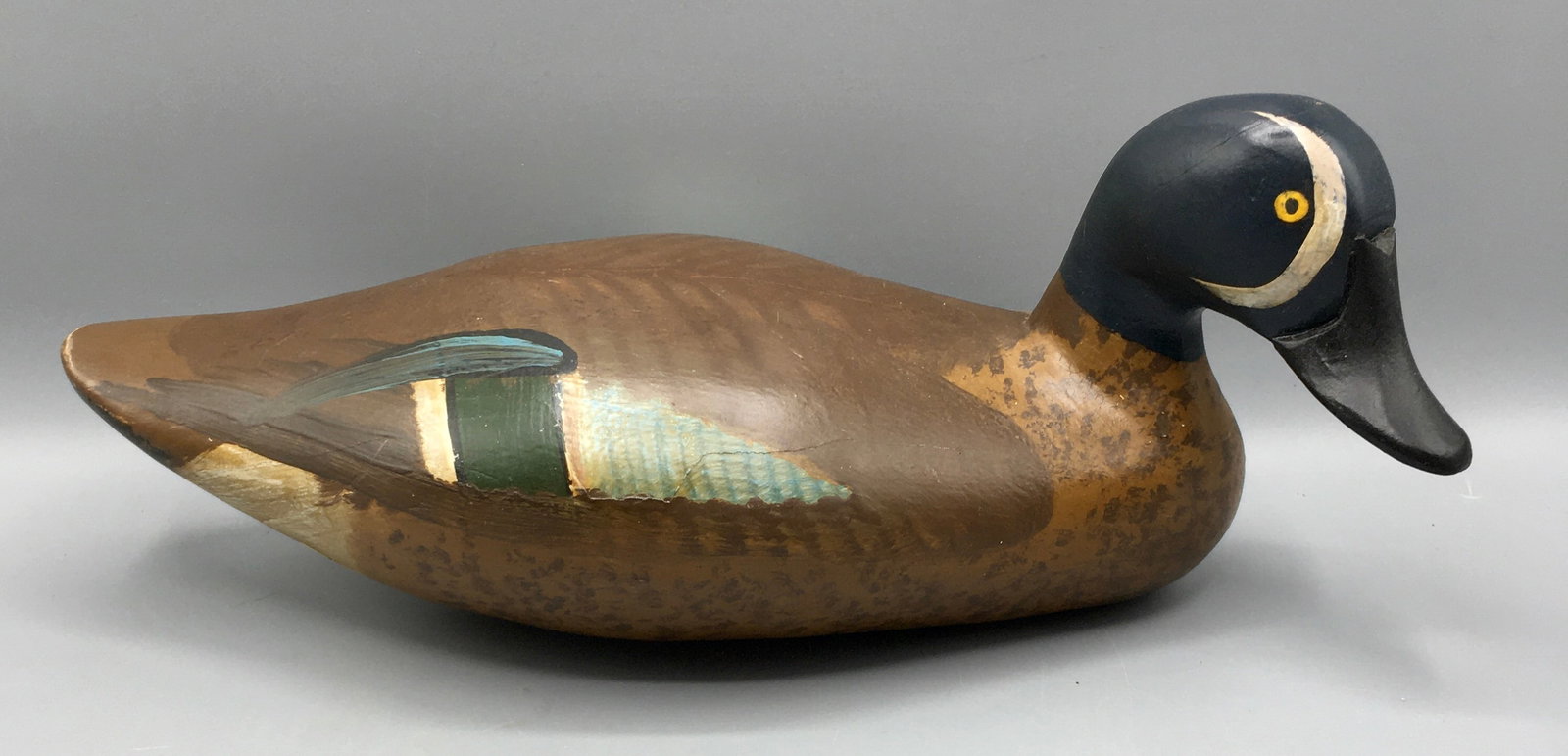 Blue-Winged Teal Drake from Havre de Grace: A 12 3/4 inch Blue-Winged Teal drake in the tradition of Havre de Grace decoy carvers, unsigned. Original paint with minor wear