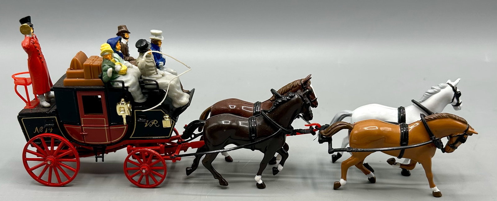 Miniature Passenger Coach by Matchbox YS39 (1 of 5)