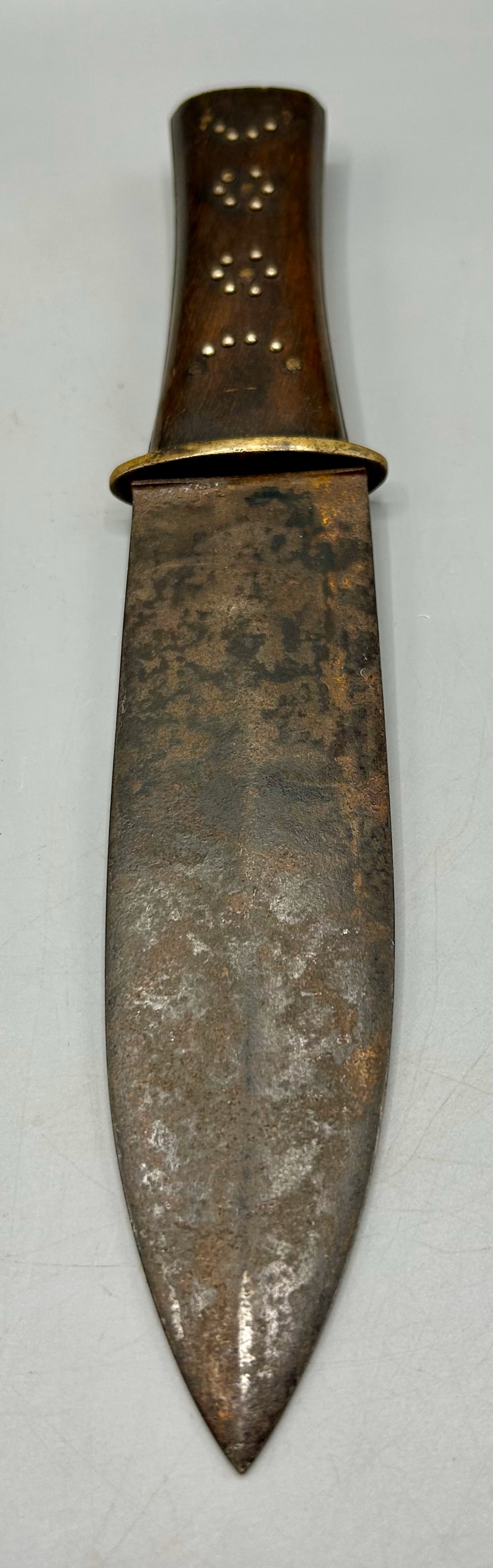 Older Style "Beavertail" Knife (1 of 3)