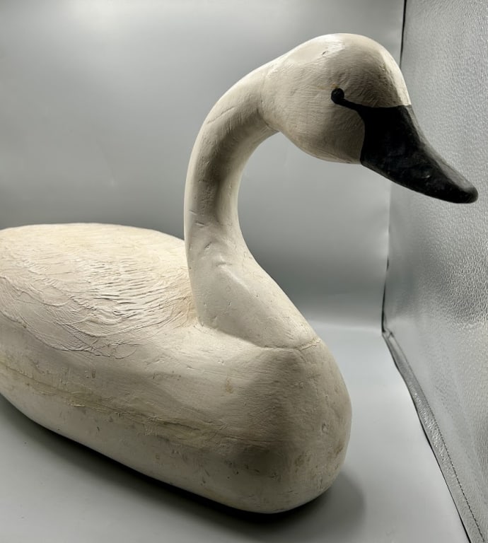 Lifesize Swan Decoy (1 of 3)