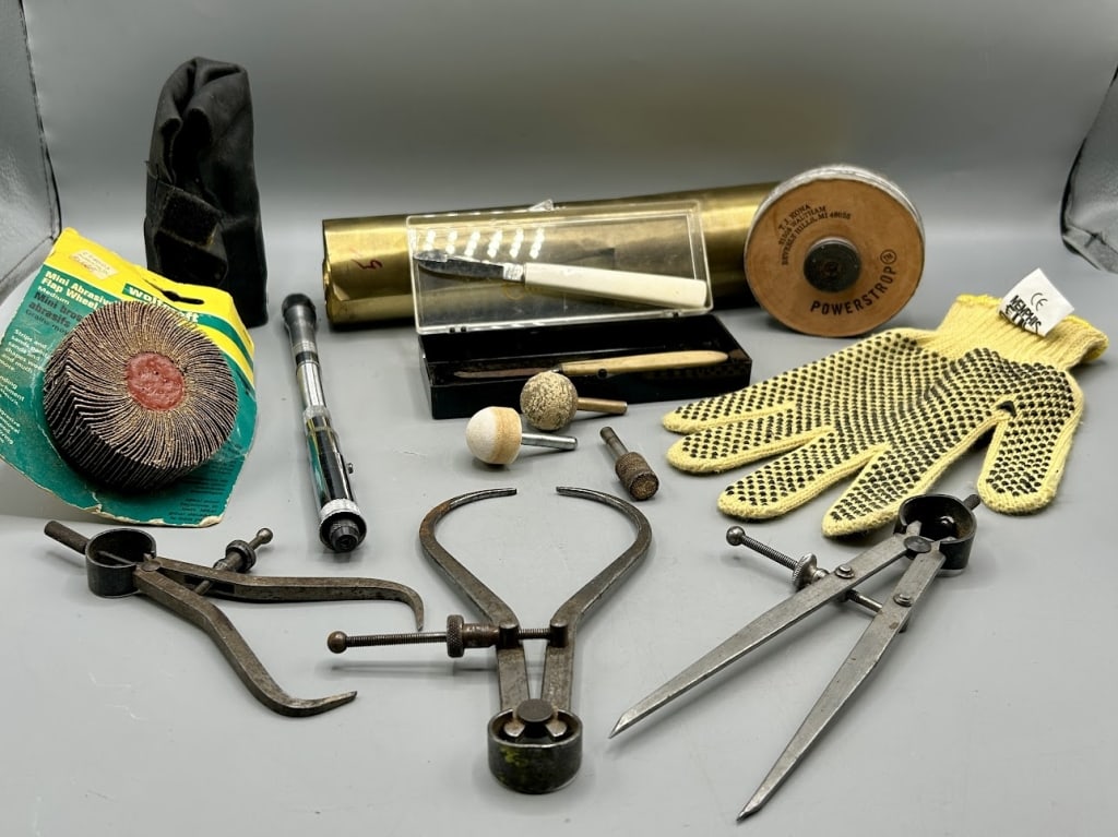 Lot of Wood Carver's Accessories (1 of 1)