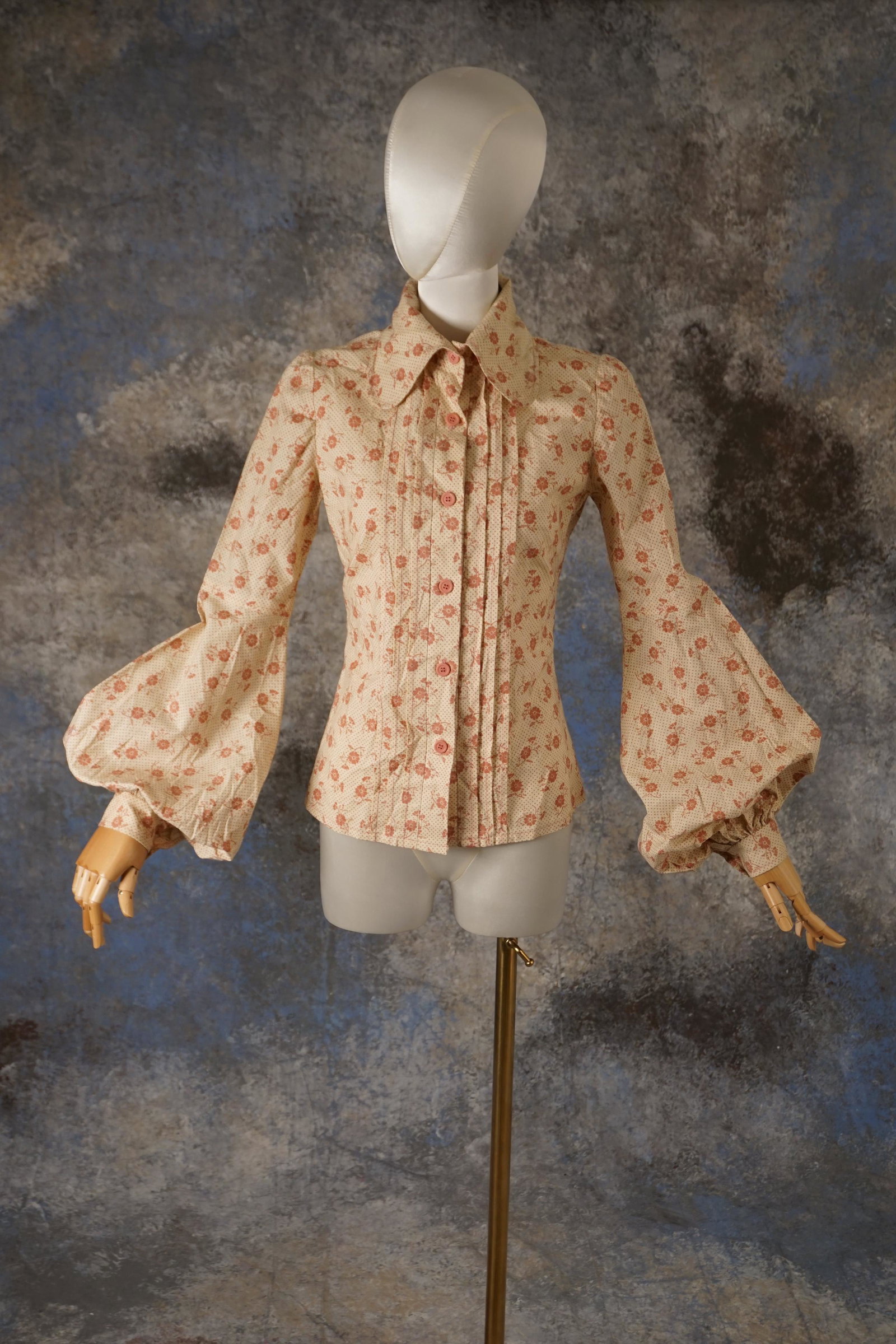 Vintage 1970s Floral Bishop Sleeve Top (1 of 5)