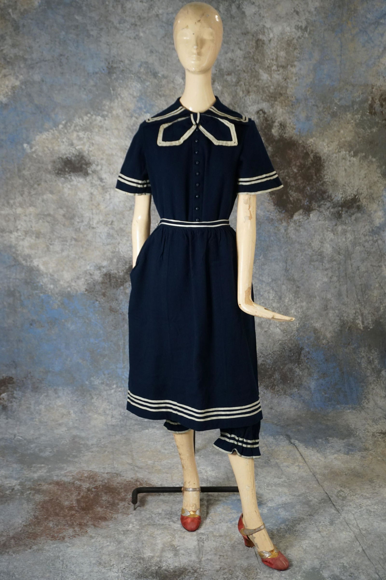 Antique Victorian 1900s wool bathing suit ensemble (1 of 10)