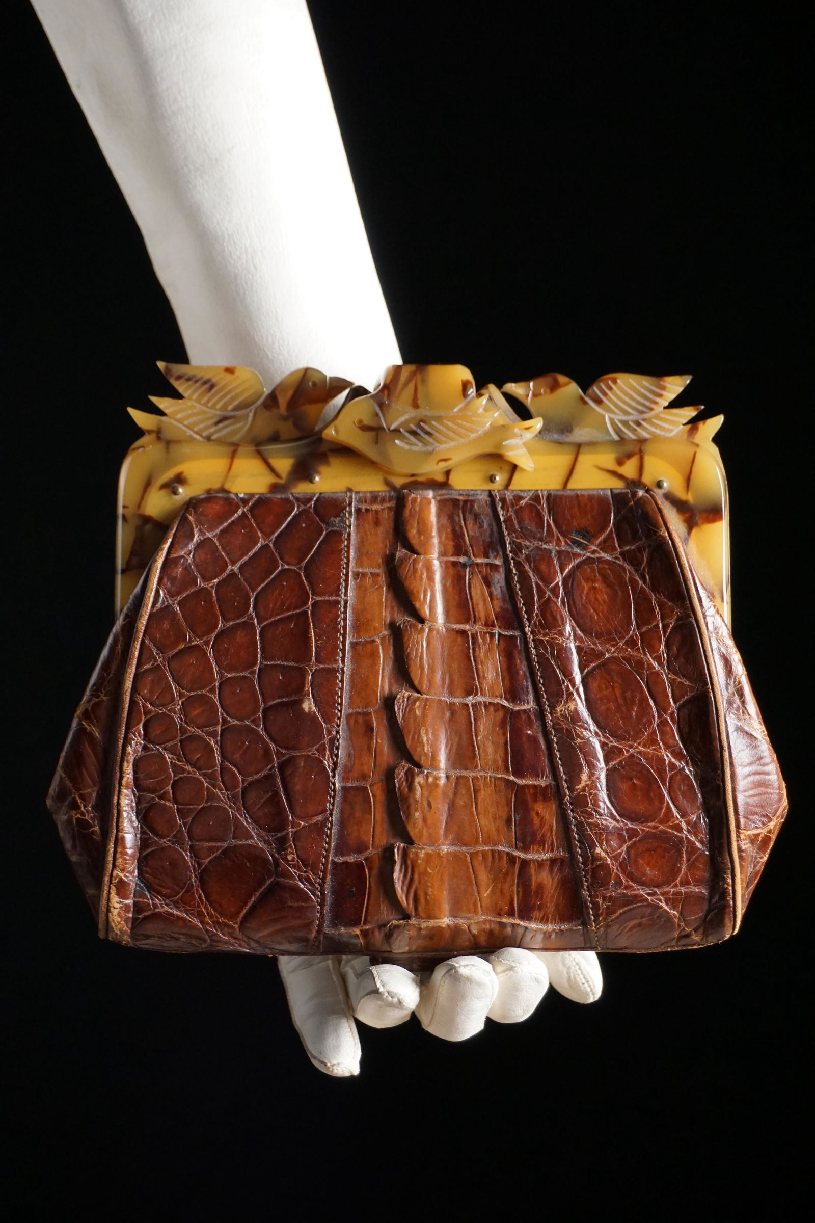 Vintage 1920s 30s alligator purse bakelite bird frame (1 of 14)