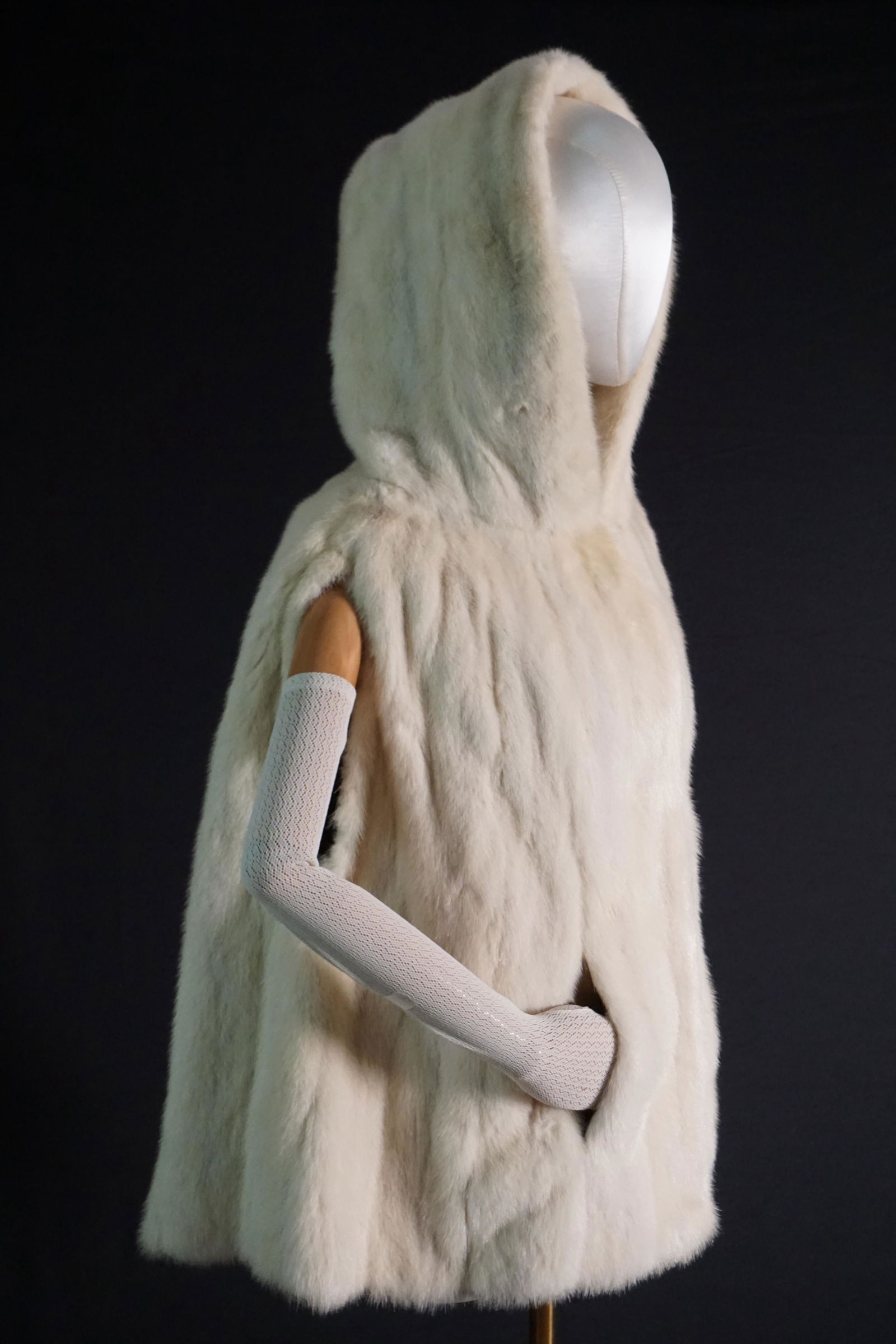 Vintage 1970s white mink fur coat with hood (1 of 17)
