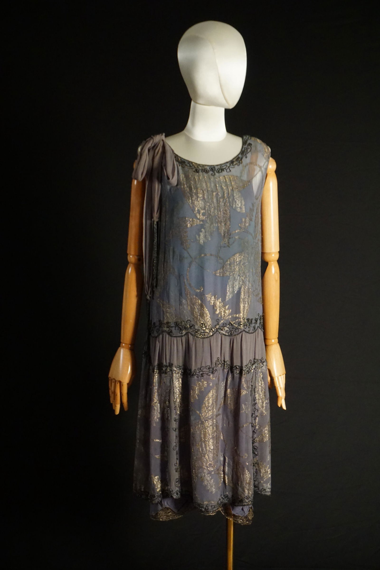 Vintage 1920s blue chiffon lame lace flapper dress (1 of 18)