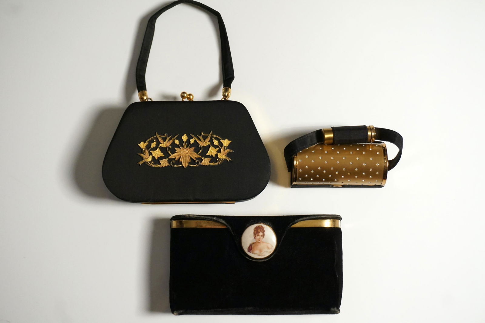 Vintage 1940s compact purses, Paris clutch, lot of three (1 of 17)