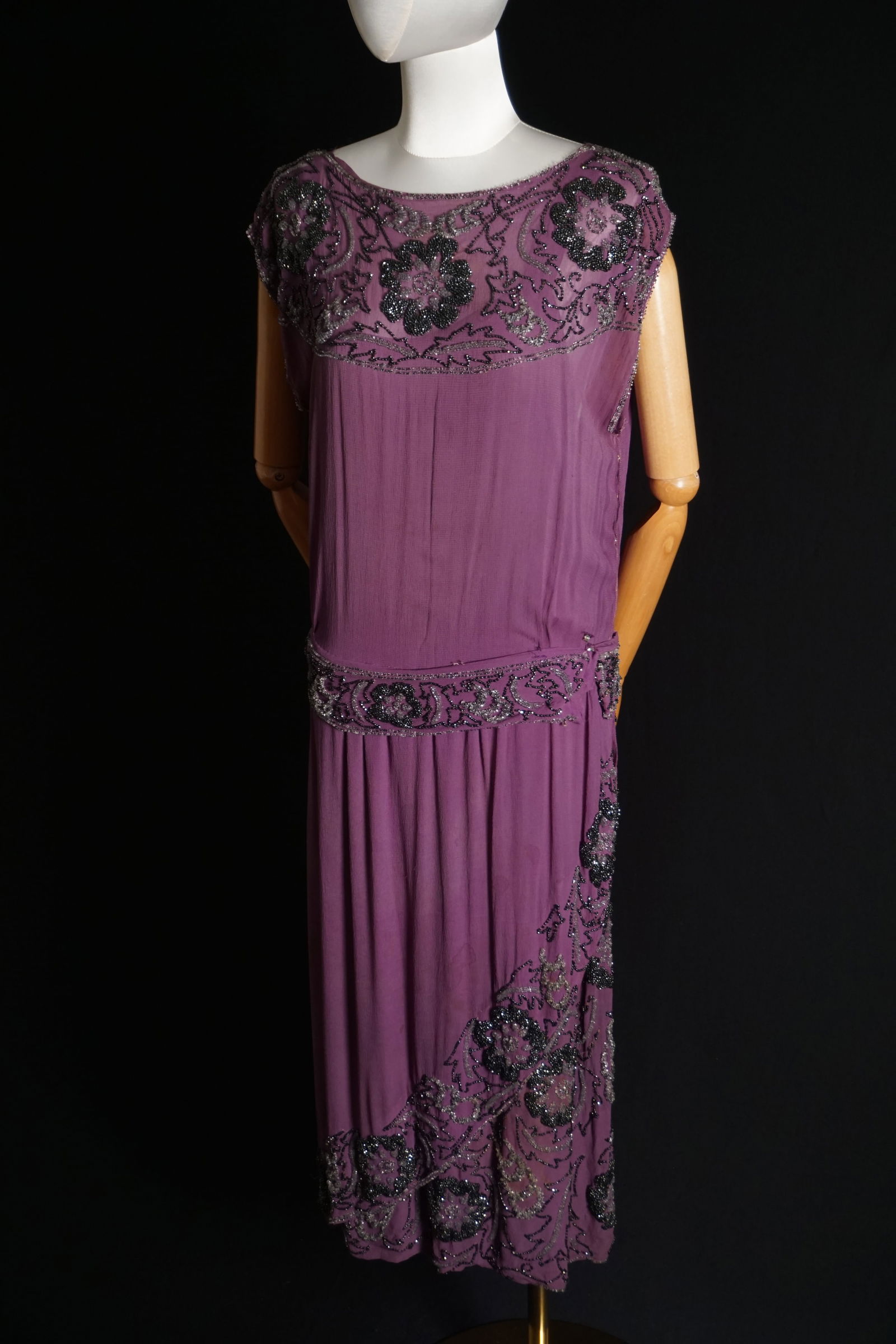 Vintage 1920s purple silk beaded flapper dress (1 of 10)