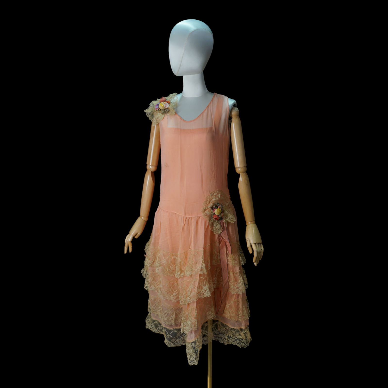 Vintage 1920s pink silk chiffon velvet flowers lace dress (1 of 19)