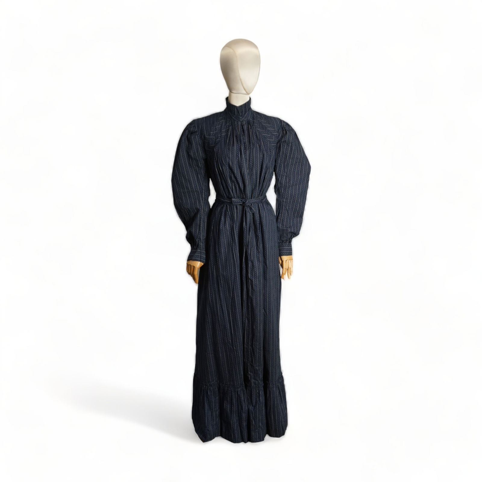 Antique calico dress, workwear wrapper c.1890 1900 (1 of 12)