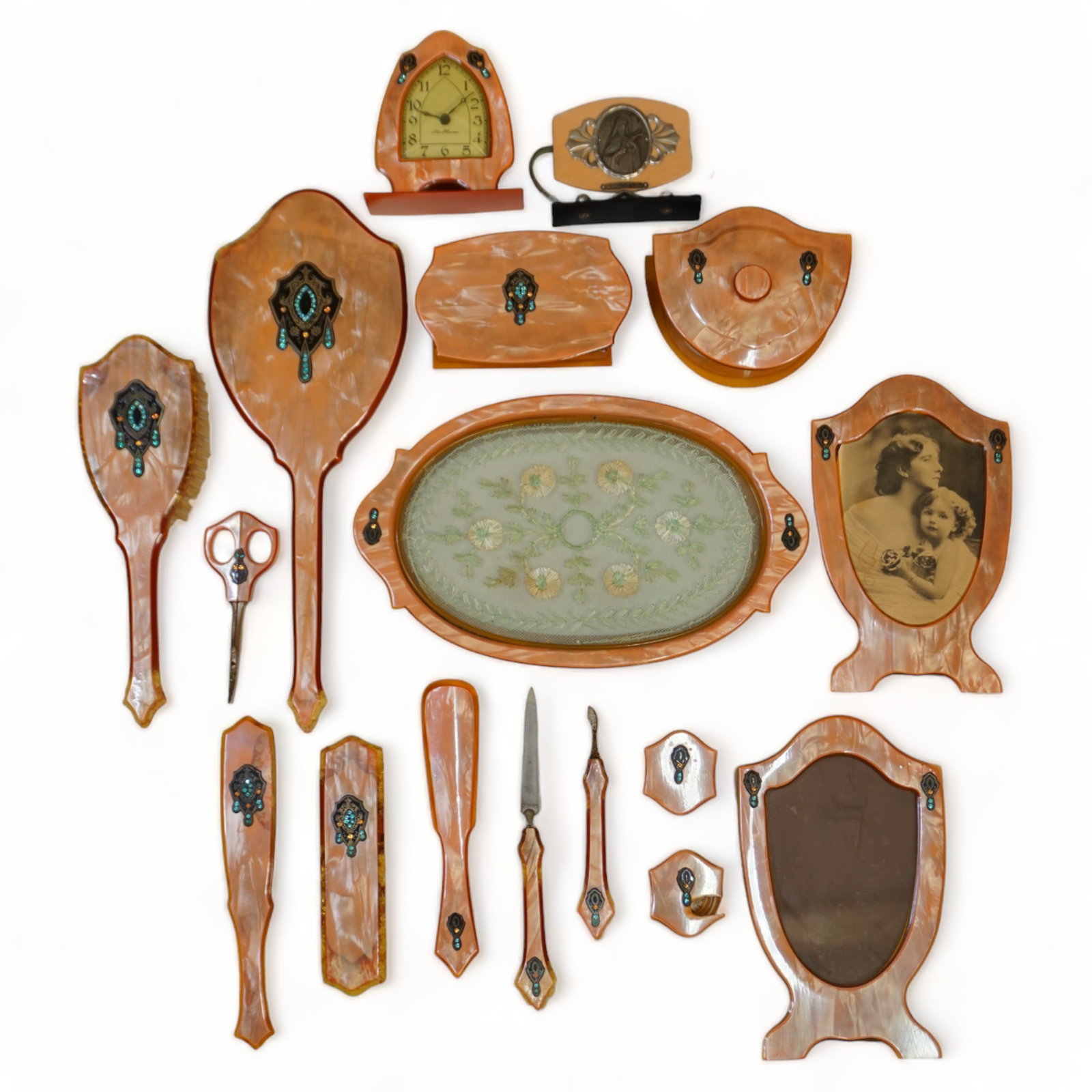 Vintage 1920s Art Deco vanity set (17 Pieces) (1 of 15)