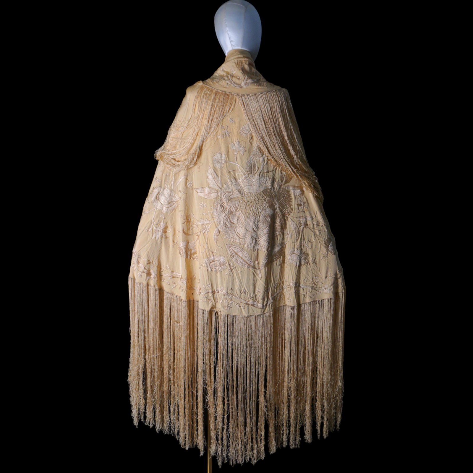 Vintage 1920s silk embroidered canton piano shawl (1 of 13)