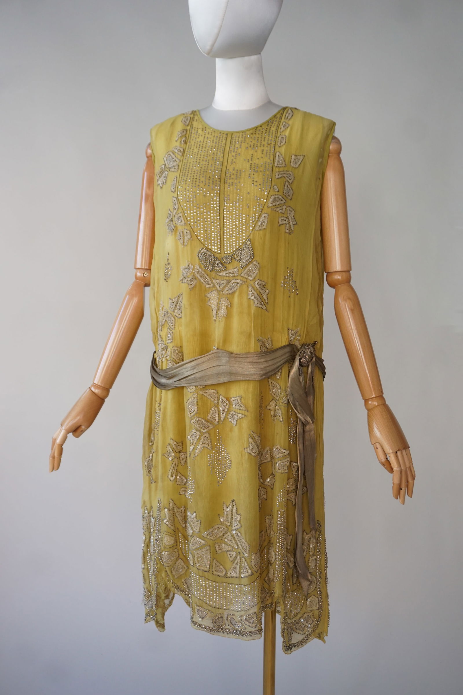 Antique 1920s green silk chiffon flapper dress (1 of 14)