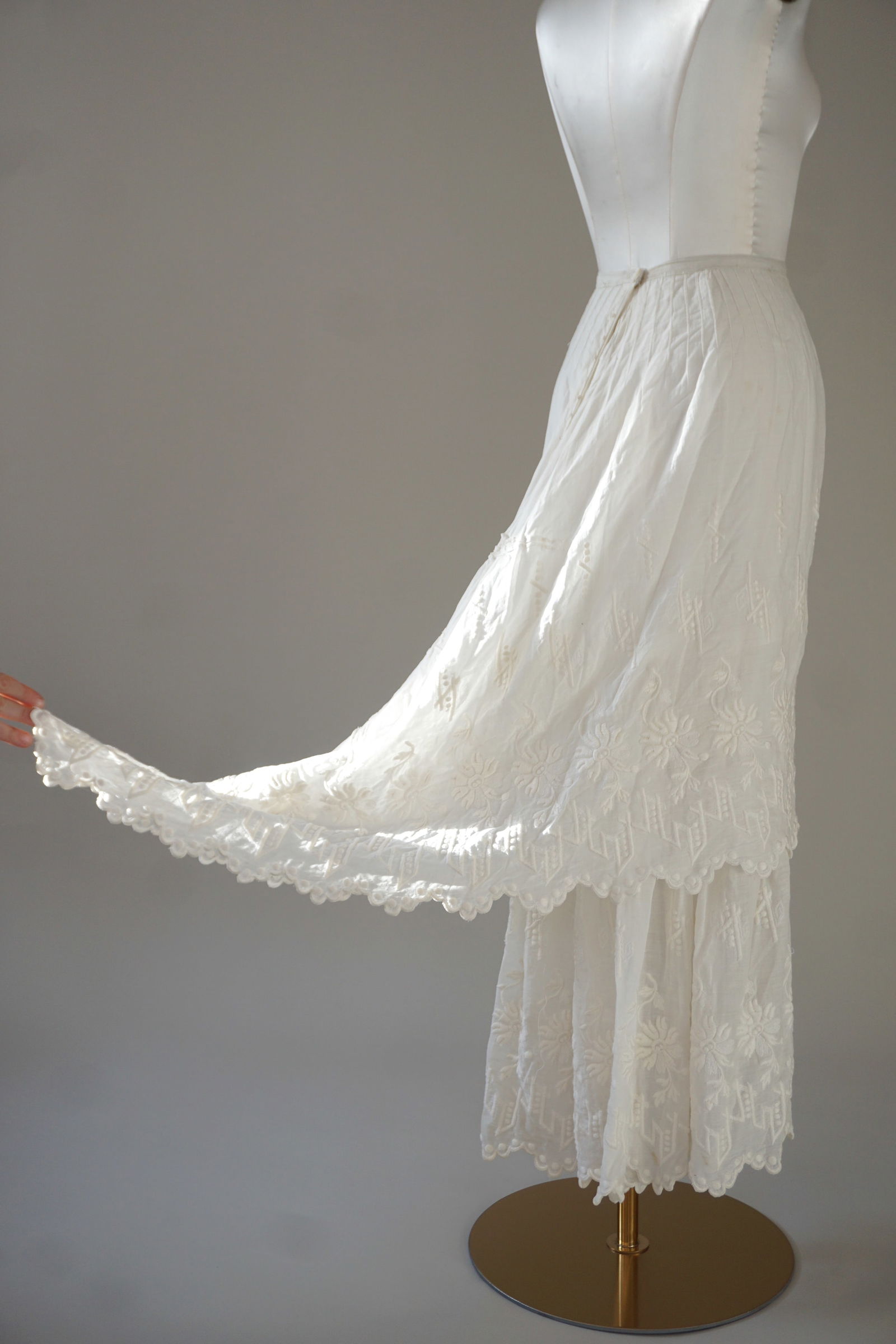 Antique Edwardian 1910s cotton embroidered skirt (1 of 8)