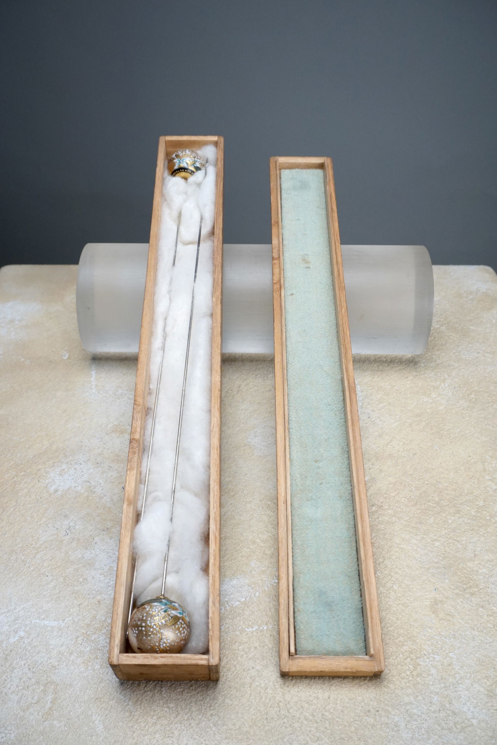 Antique Japanese boxed hatpin set, satsuma 1900 (1 of 9)