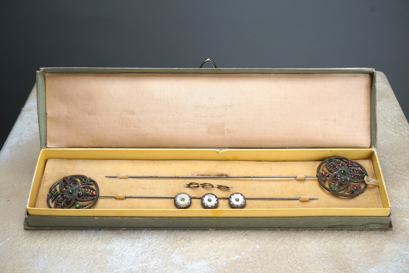 Antique Victorian boxed set of hatpins and buttons, c 1900 (1 of 6)