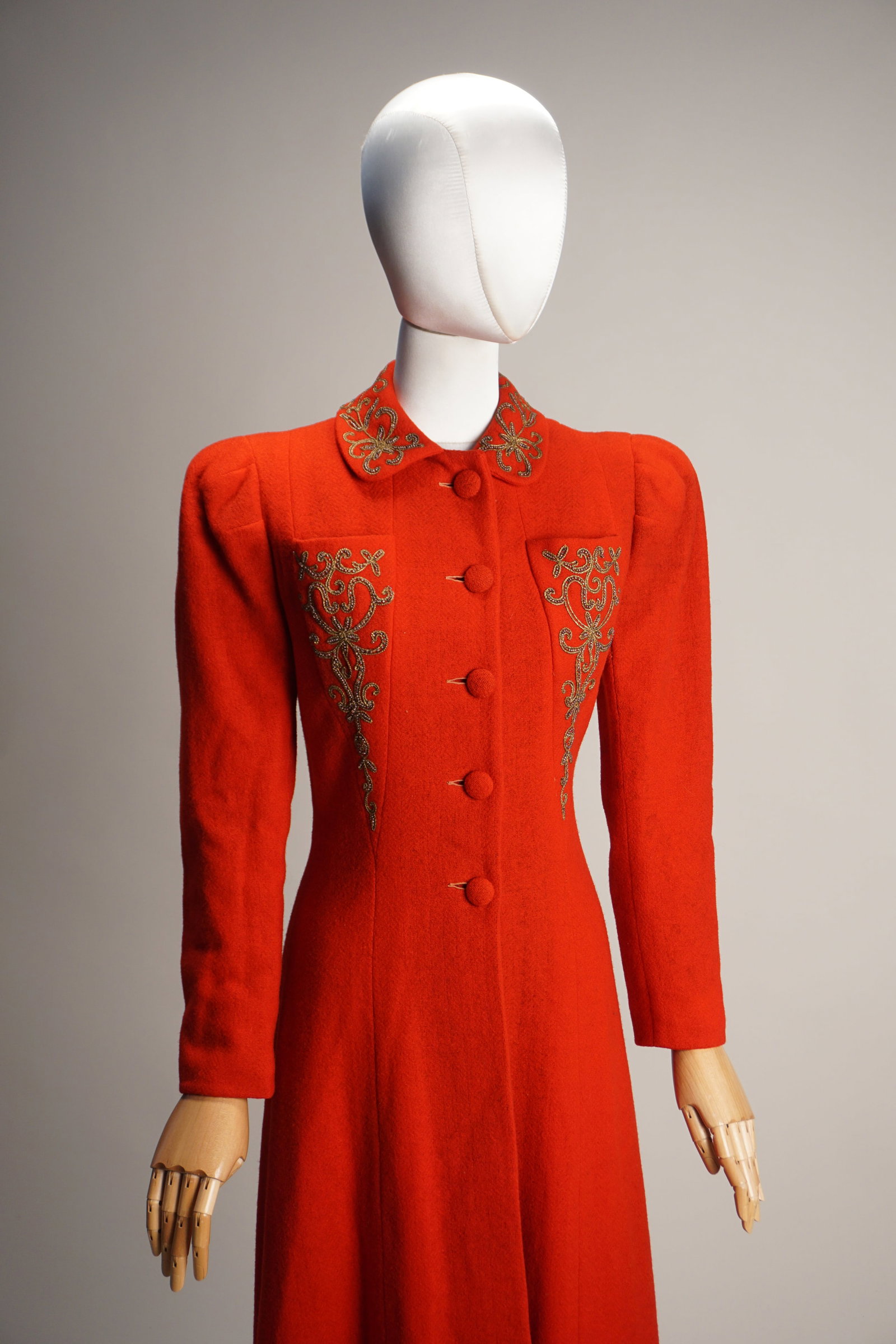 Vintage 1940s red embroidered coat, Smartwear Emma Lange Milwaukee (1 of 11)