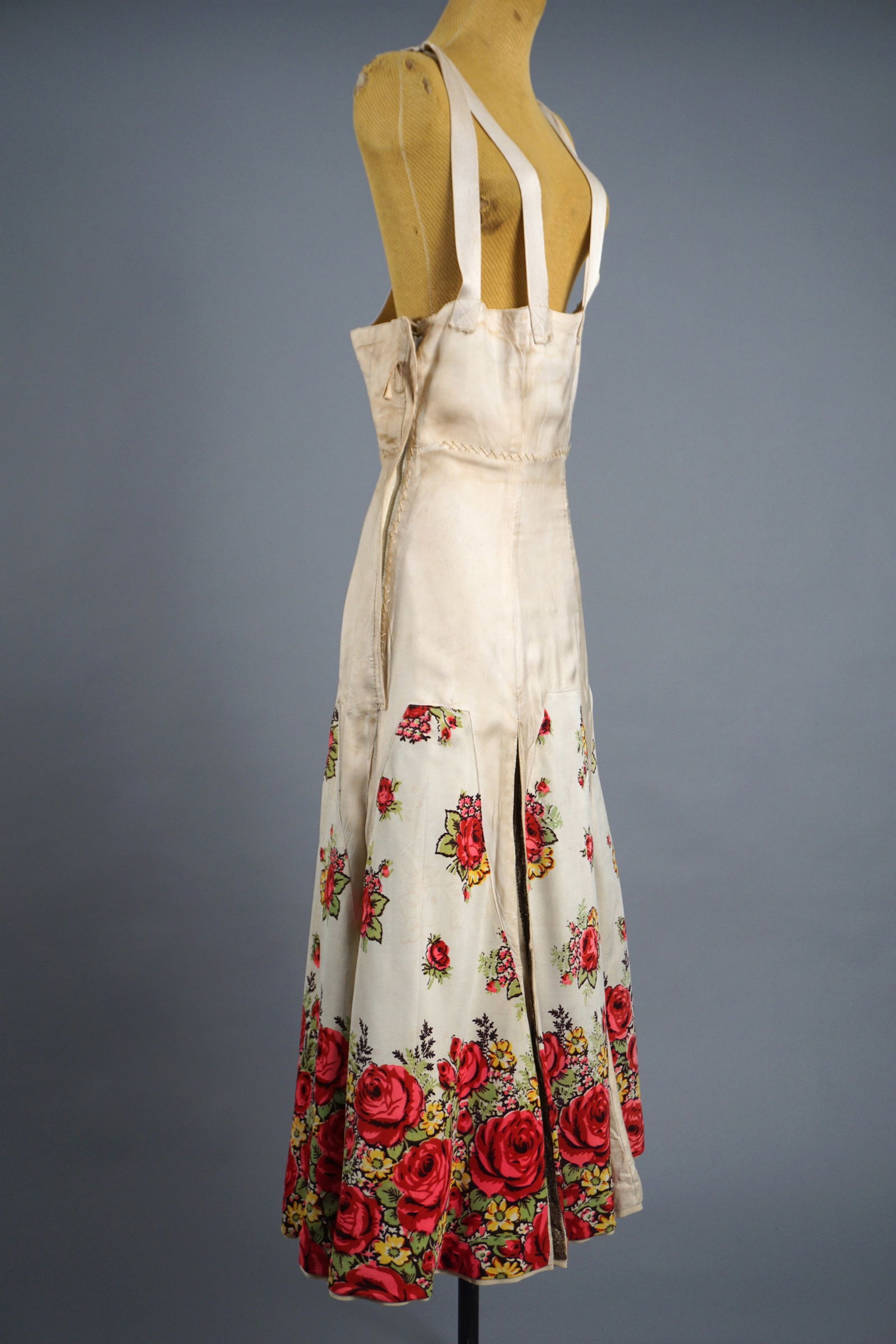 Unusual Vintage 1940s Floral Suspenders Dress (1 of 13)