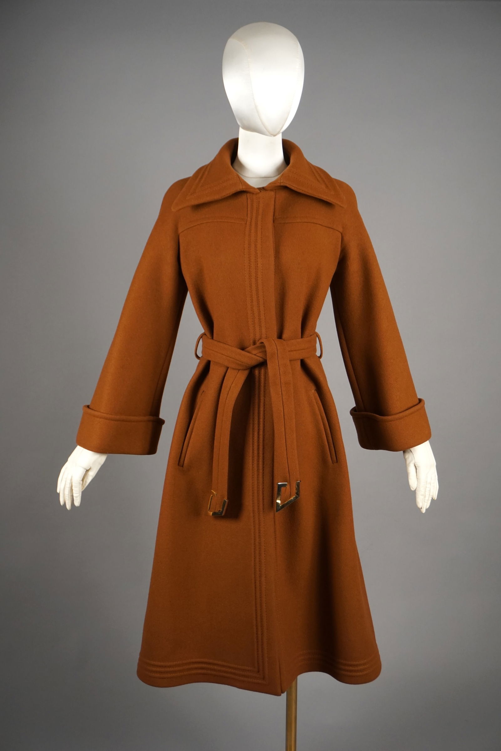 Vintage French Dauphin Brown Fleece Belted Coat (1 of 10)