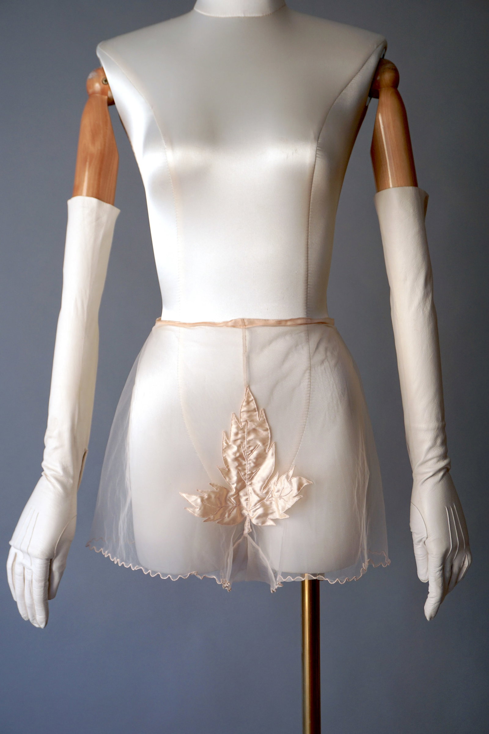 Vintage 1920s 1930s Satin Lingerie Tap Shorts Risqué Eves Leaves: Rare antique 1920s- 1930s Art Deco era flapper lingerie tap shorts “Eves Leaves” risqué blush pink sheer net and satin leaf motif with scalloped trim. Slight stretch to waist band. Size small
