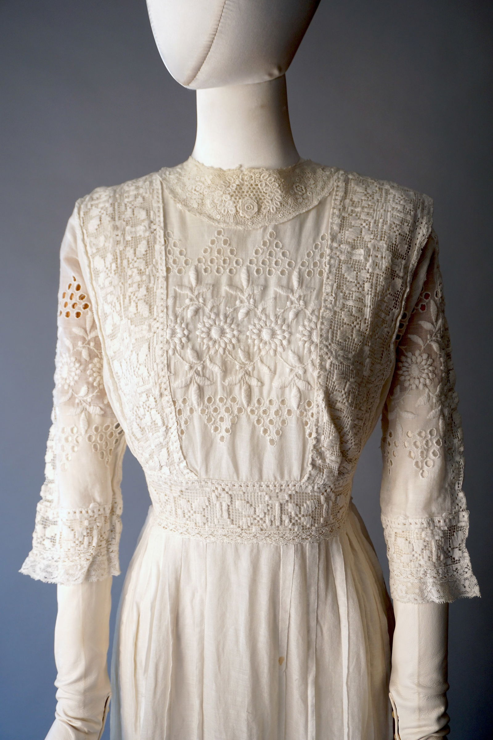 Antique Edwardian Tea Dress White Embroidered Cotton & Lace (1 of 14)