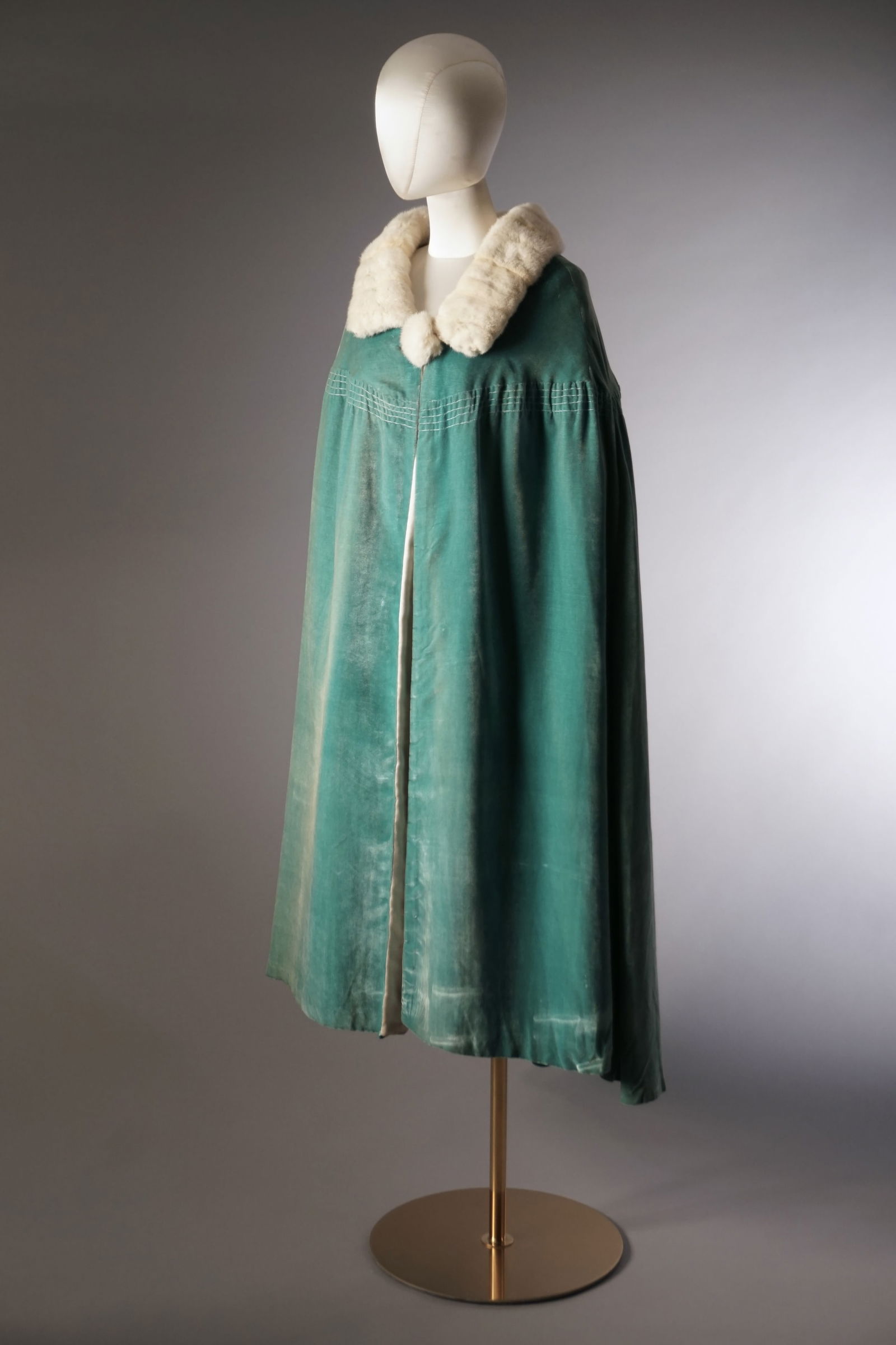 Antique 1910s 1920s Aqua Blue Silk Velvet Cape Coat with Fur Collar (1 of 16)