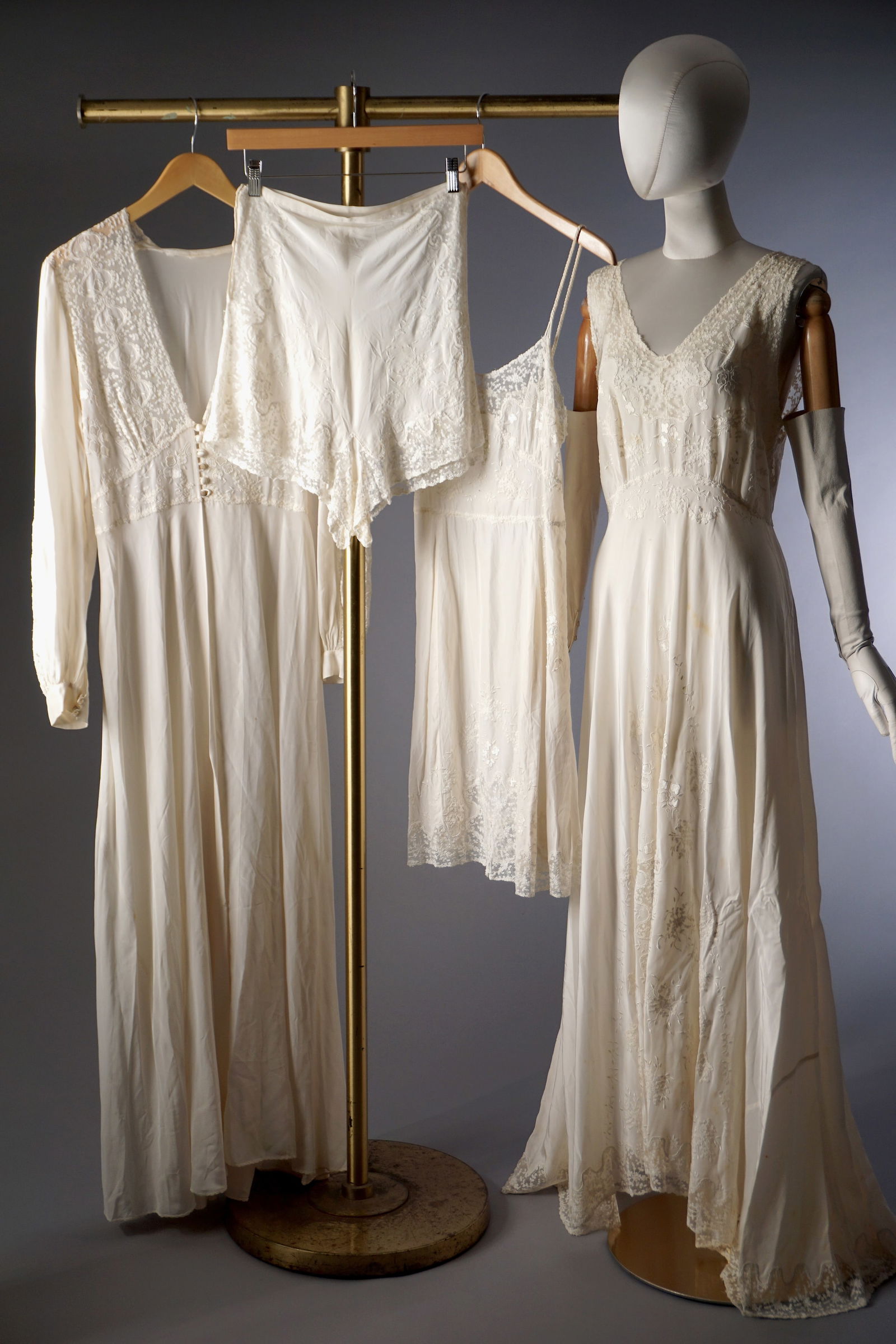 Vintage 1930s 40s White Silk Rayon and Lace Trousseau Set, Four Pieces (1 of 17)