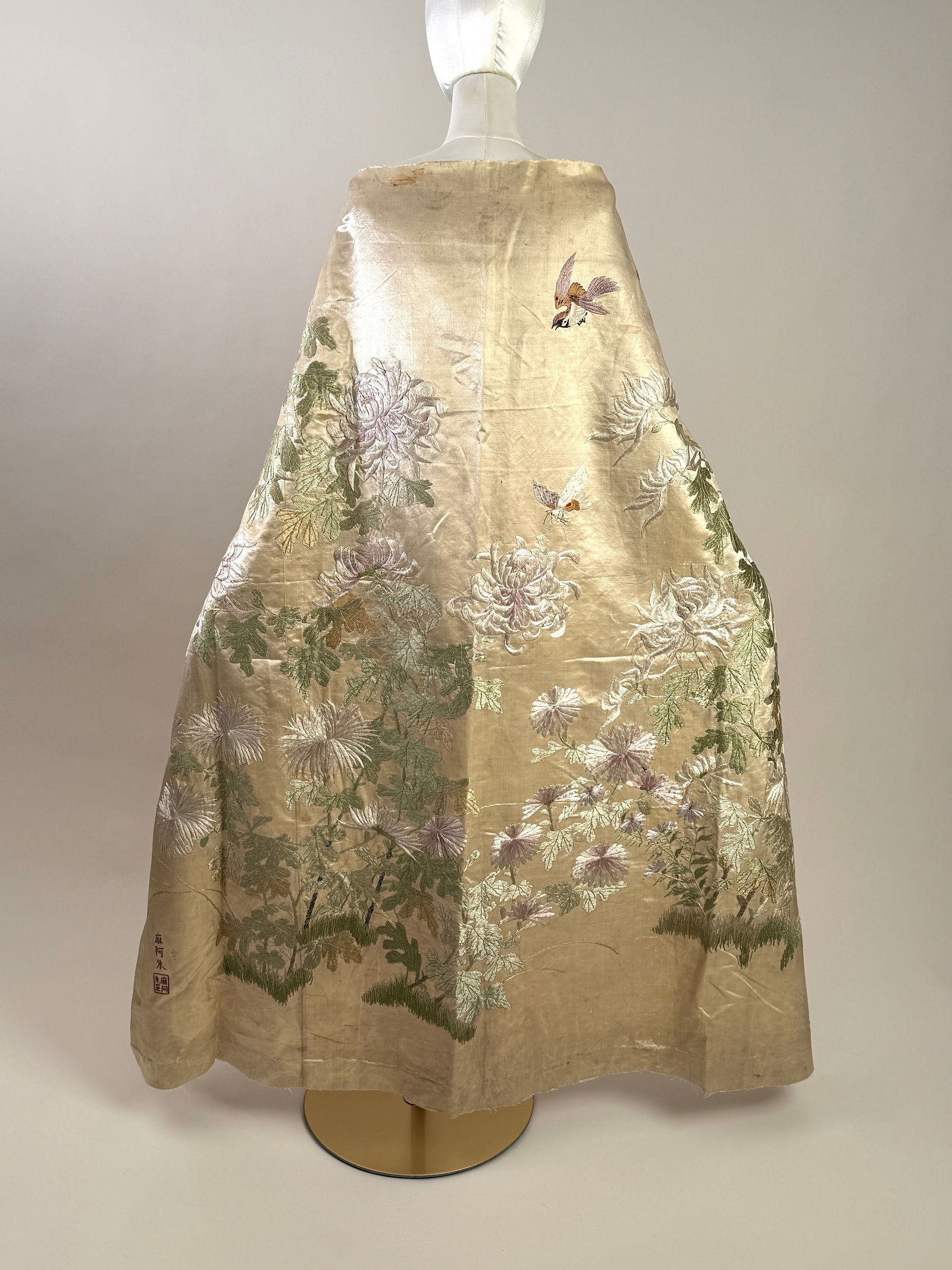 Antique Chinese Silk Embroidered Panel, Signed Lin A Zhu, Late Qing / Early Republic (1 of 14)