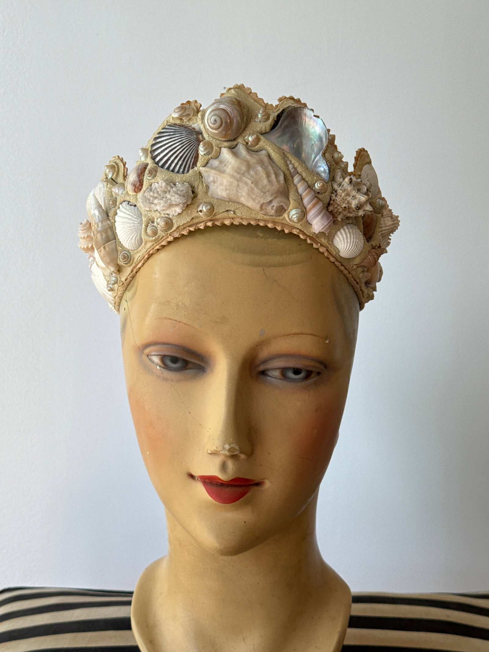 Vintage Shell Encrusted Headdress Crown, Mid Late 20th C. (1 of 12)