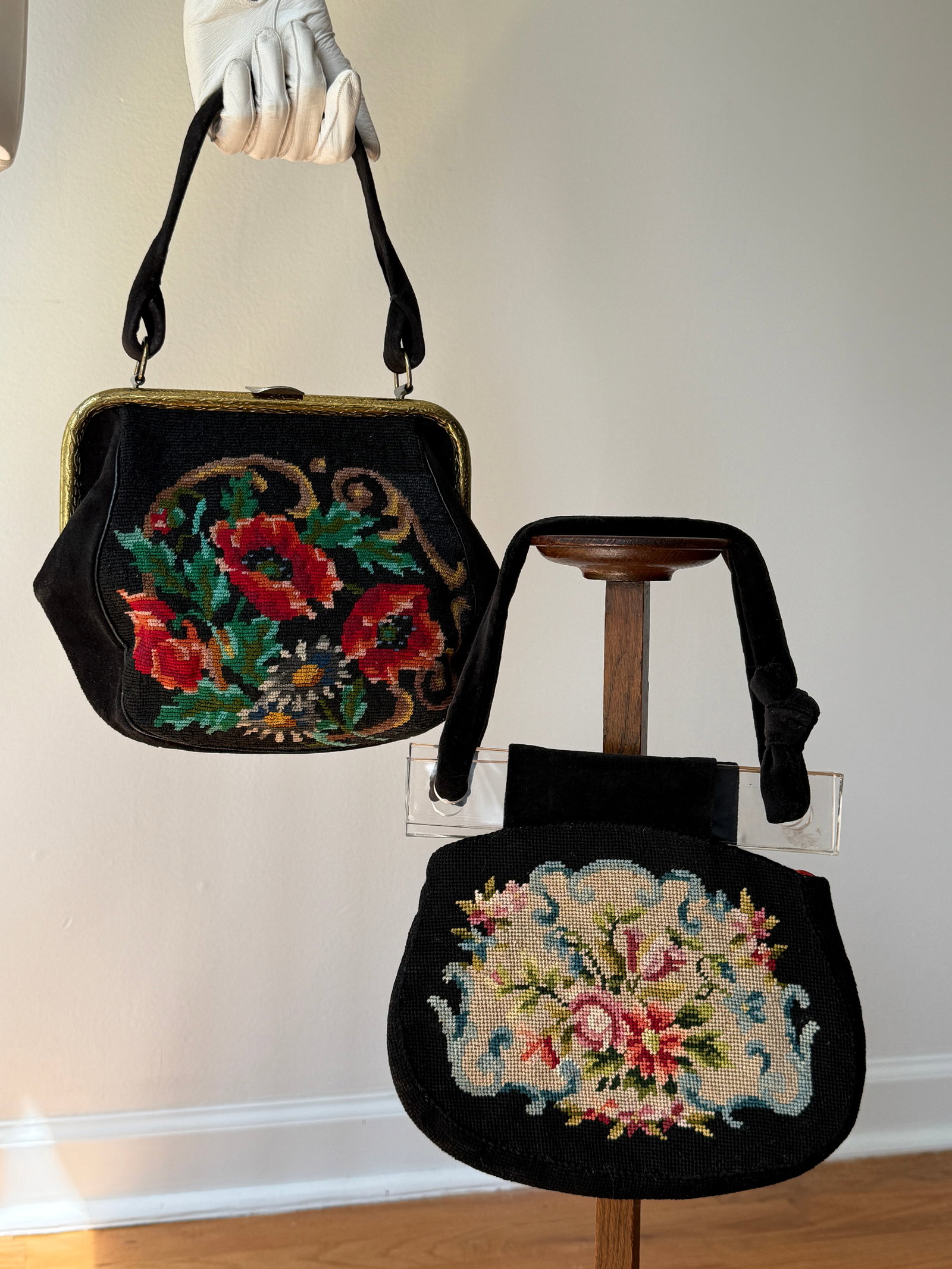 Two Vintage Floral Needlepoint Purses Handbags (1 of 7)