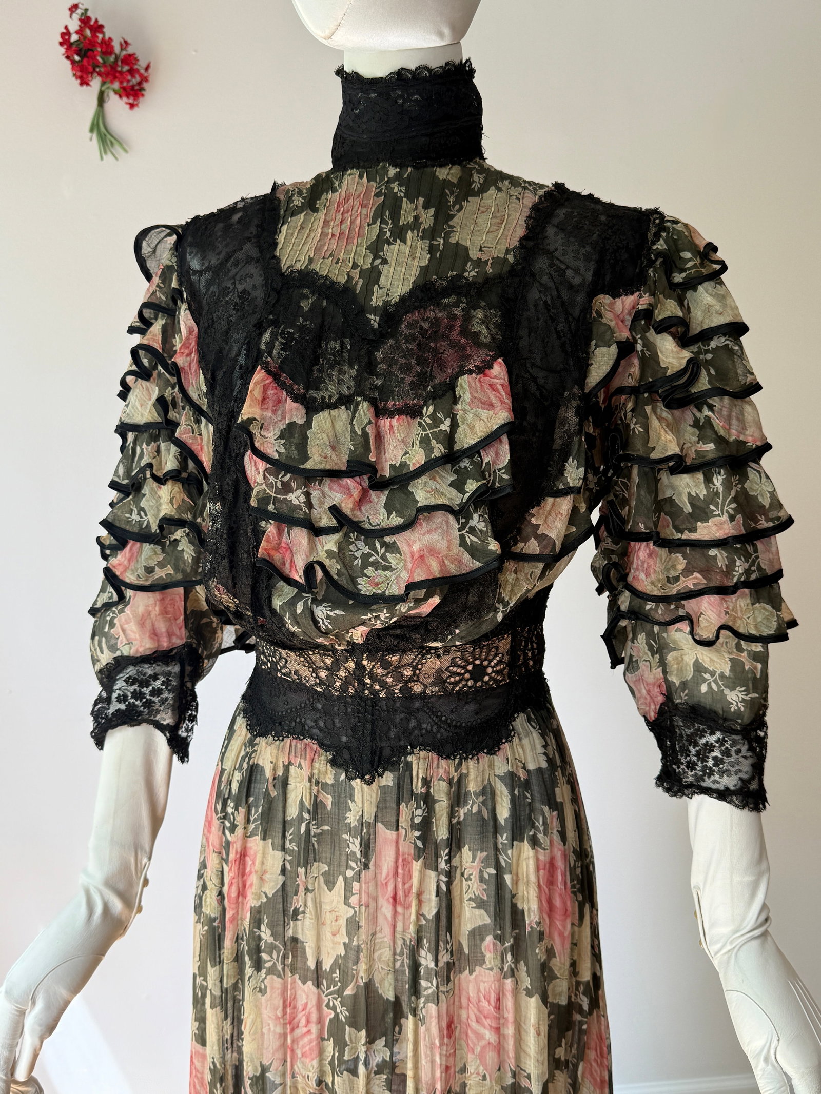 Antique 1890s Romantic Pink Rose Linen Ruffle Dress with Black Chantilly Lace (1 of 17)