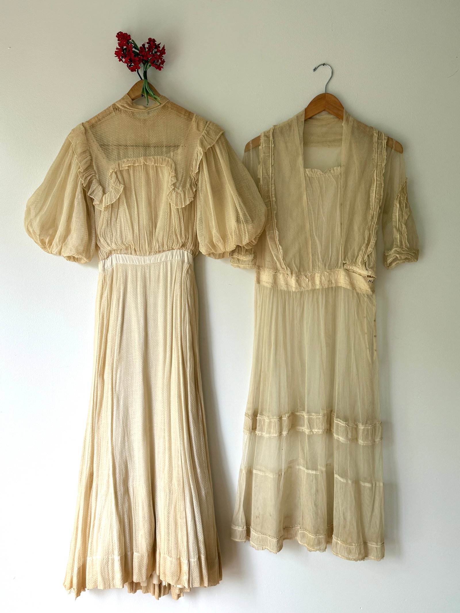Lot of Two Antique Edwardian Dresses, 1900 1910 Swiss Dot & Net Lace (1 of 16)
