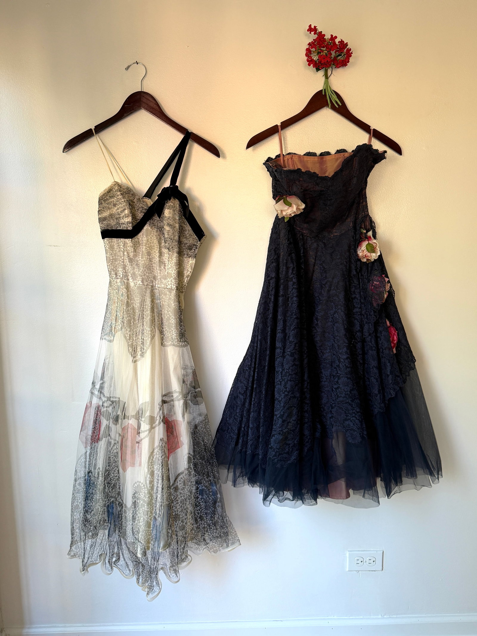 Two Fancy Vintage 1950s Dresses, Butterflies and Roses (1 of 16)