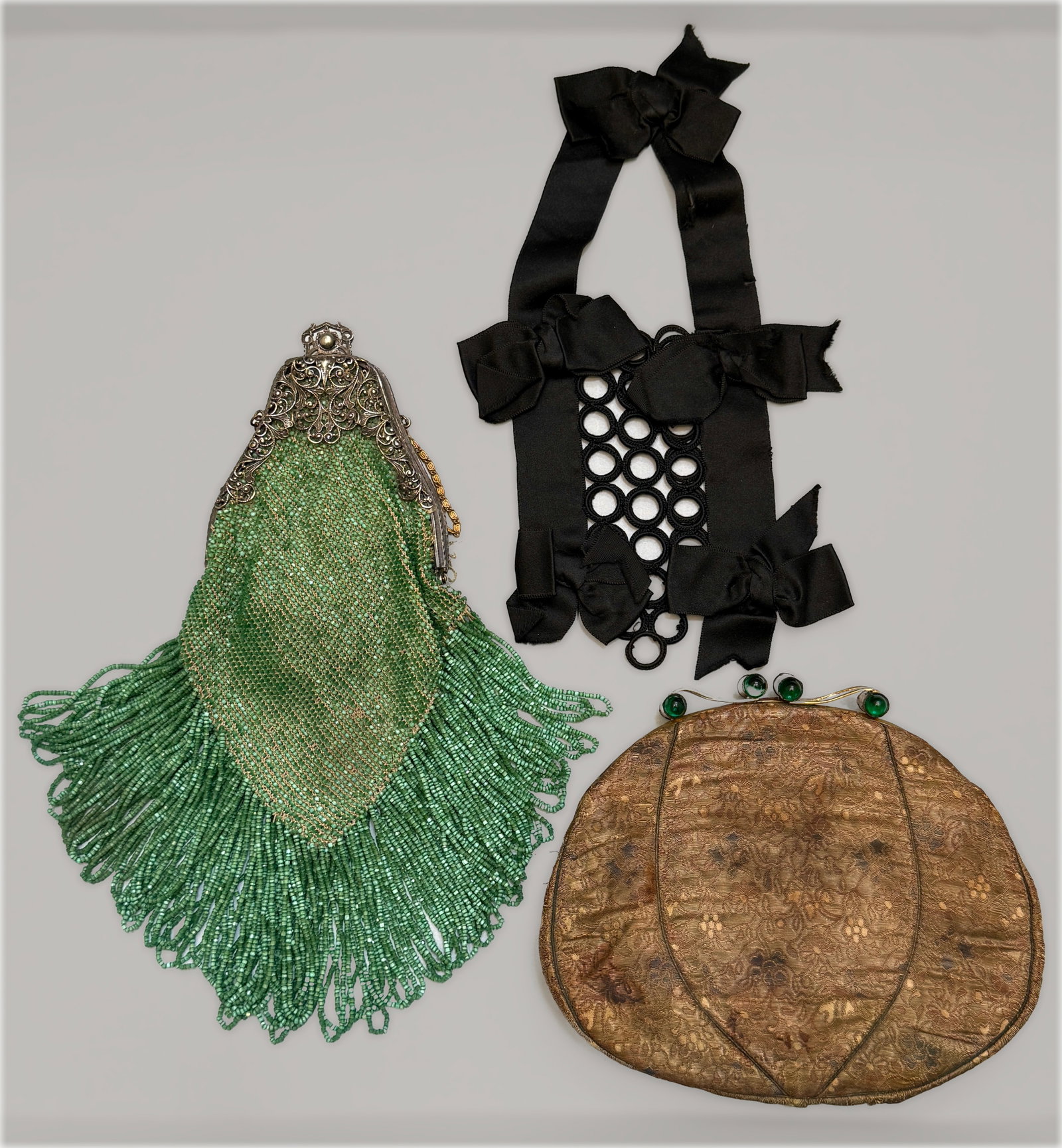 Antique Victorian to 1930s Purse Group (3) Green Glass Fringe, Silk Ribbon, Lamé (1 of 12)