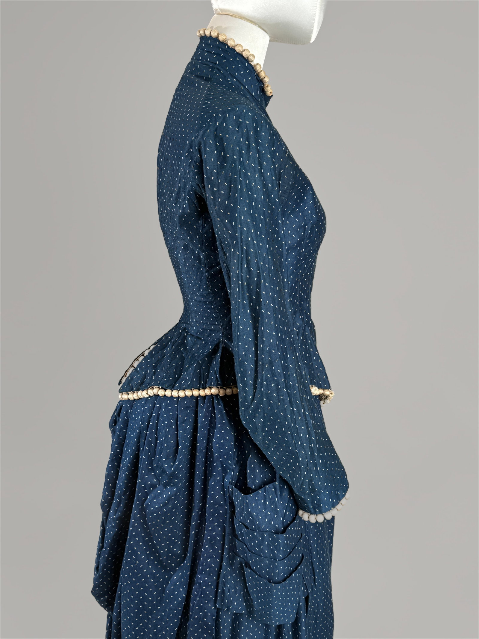Antique Victorian Bustle Dress 1900s Indigo Blue Printed Calico Three Piece: Victorian to early 1900s three piece dress ensemble, comprising a tailored bodice, a base walking skirt, and a separate structural bustle overskirt. Indigo dyed cotton calico, printed with an all over