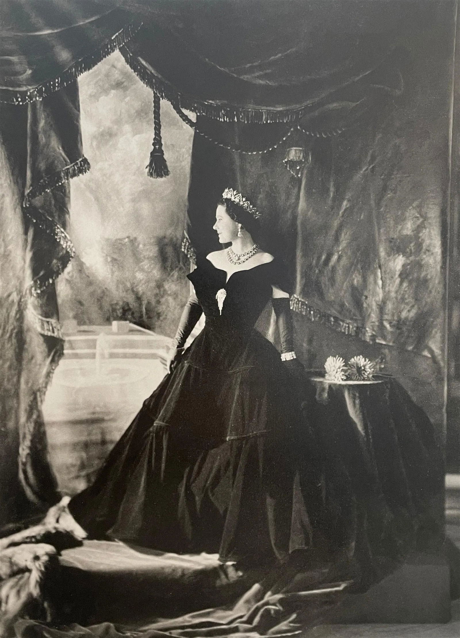 Cecil Beaton - Queen Elizabeth, 1948: CECIL BEATON (1904-1980) Queen Elizabeth, the Queen Mother, 1948 Print in Colors 7 3/4" x 10 1/2"