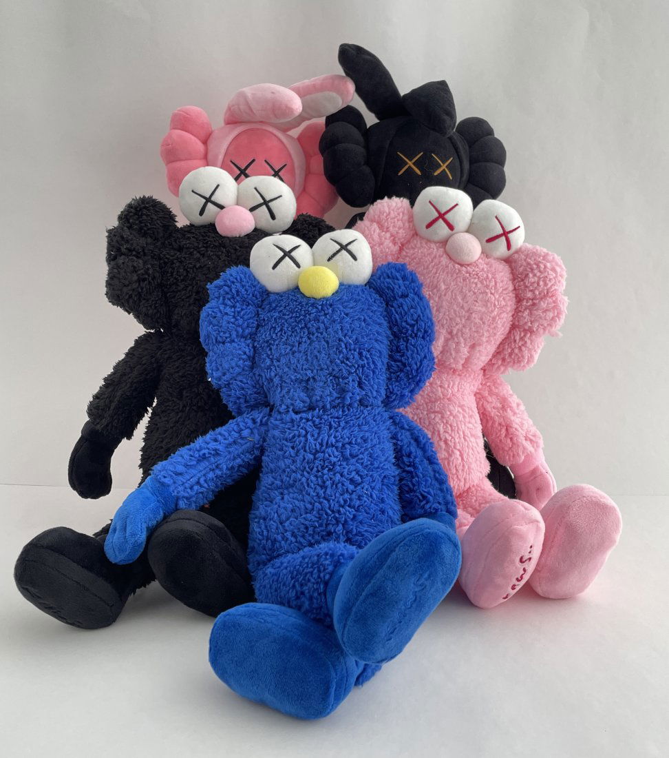 Kaws - Grouping of 5 - Plush Figurines (1 of 20)