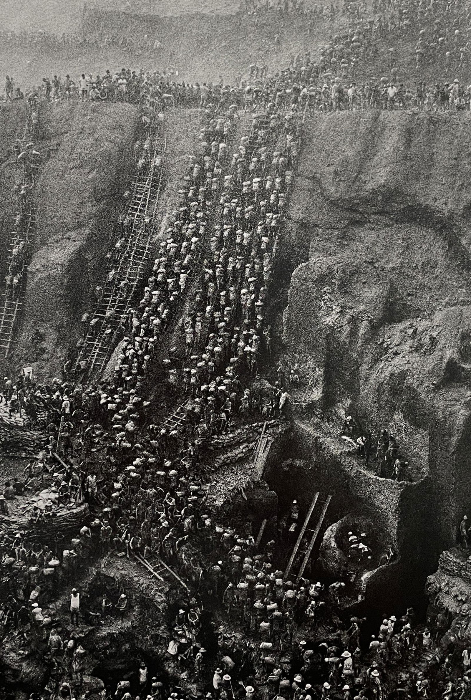 Sebastiao Salgado - Goldmine Serra Pelada, Brazil, 1986 (1 of 1)